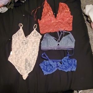Bras/ Lingerie